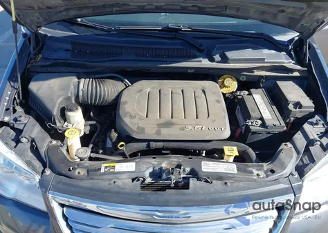 2015 Chrysler Town & Country Touring из США, поврежденный, VIN 2C4RC1BG6FR752038